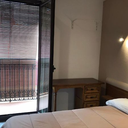 Hostal Radio ברצלונה מראה חיצוני תמונה
