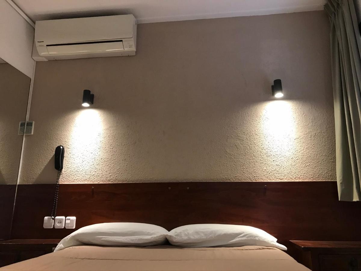 Hostal Radio ברצלונה מראה חיצוני תמונה