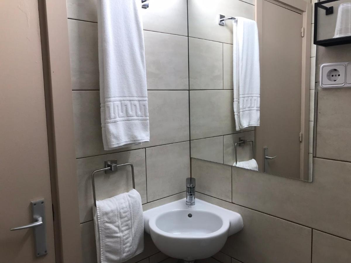 Hostal Radio ברצלונה מראה חיצוני תמונה